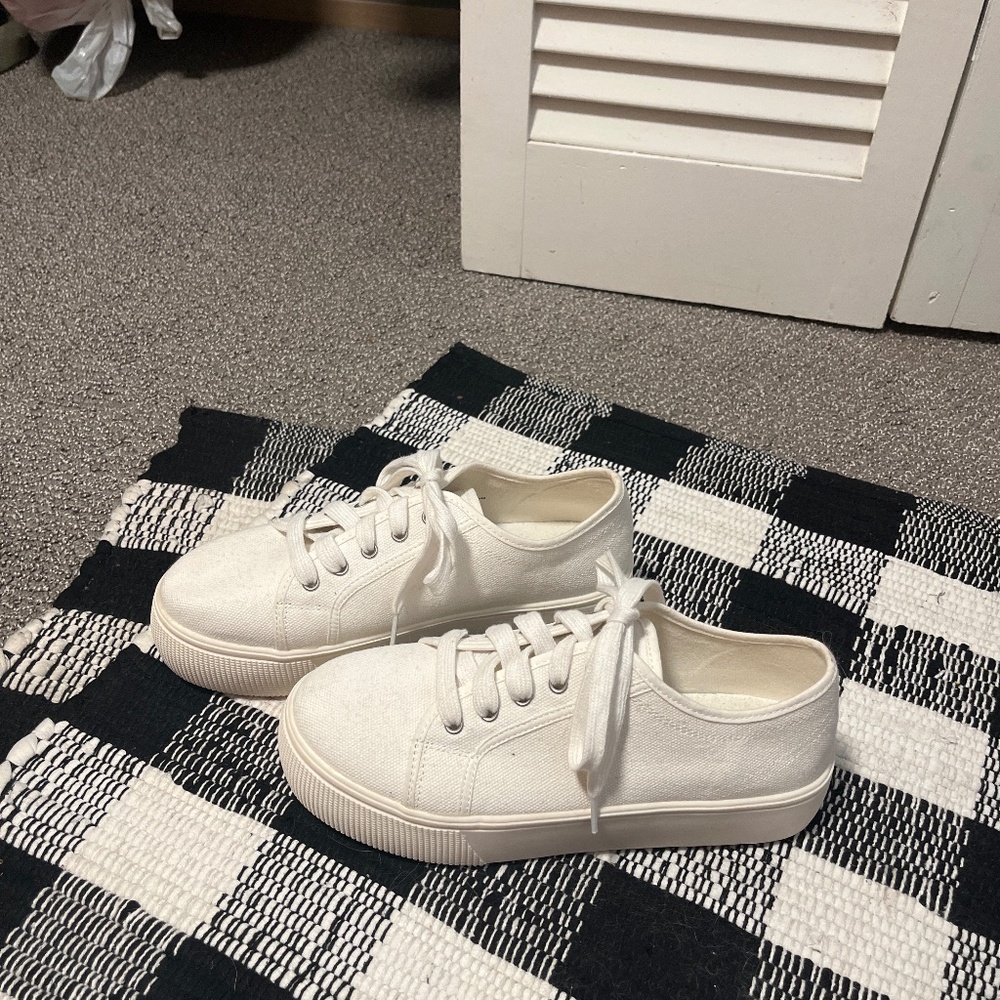 White platform tennis shoes